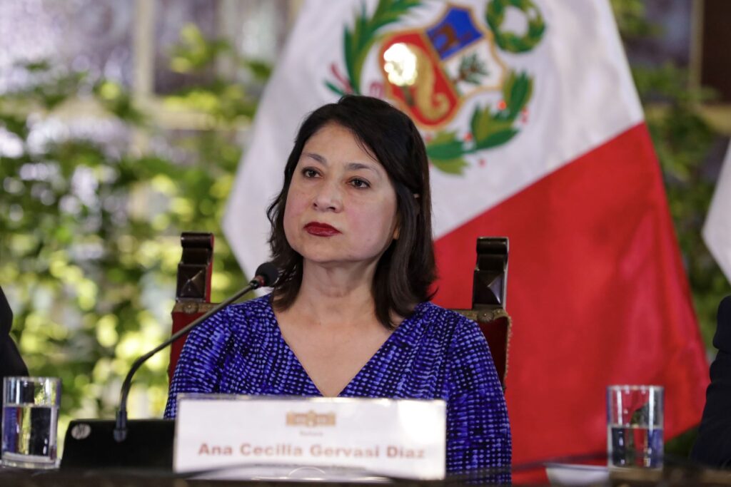 Perú rechaza declaraciones “injerencistas” de los presidentes de México y de Colombia