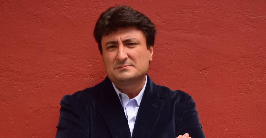 Mario Amorós, biógrafo de Salvador Allende: “Hay una batalla por la memoria” en Chile