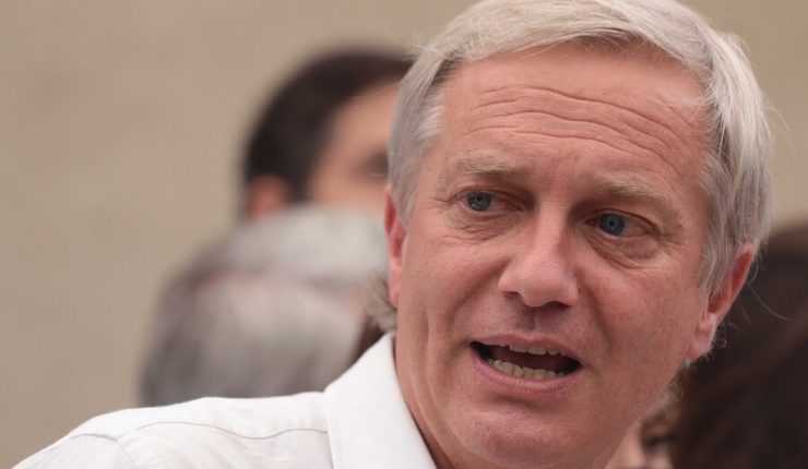 “No pensé que le iba a incomodar tanto”: José Antonio Kast se irrita ante preguntas sobre sus ingresos